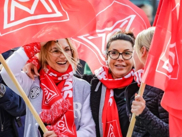 „Nullrunde? Nicht mit uns!“ – Warnstreik bei Nemera Neuenburg 