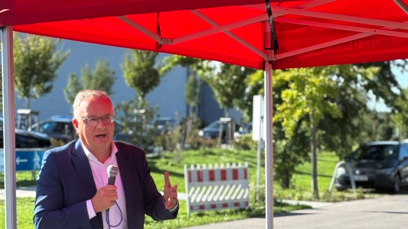 Andreas Stoch zu Besuch bei Avnet/TRIA